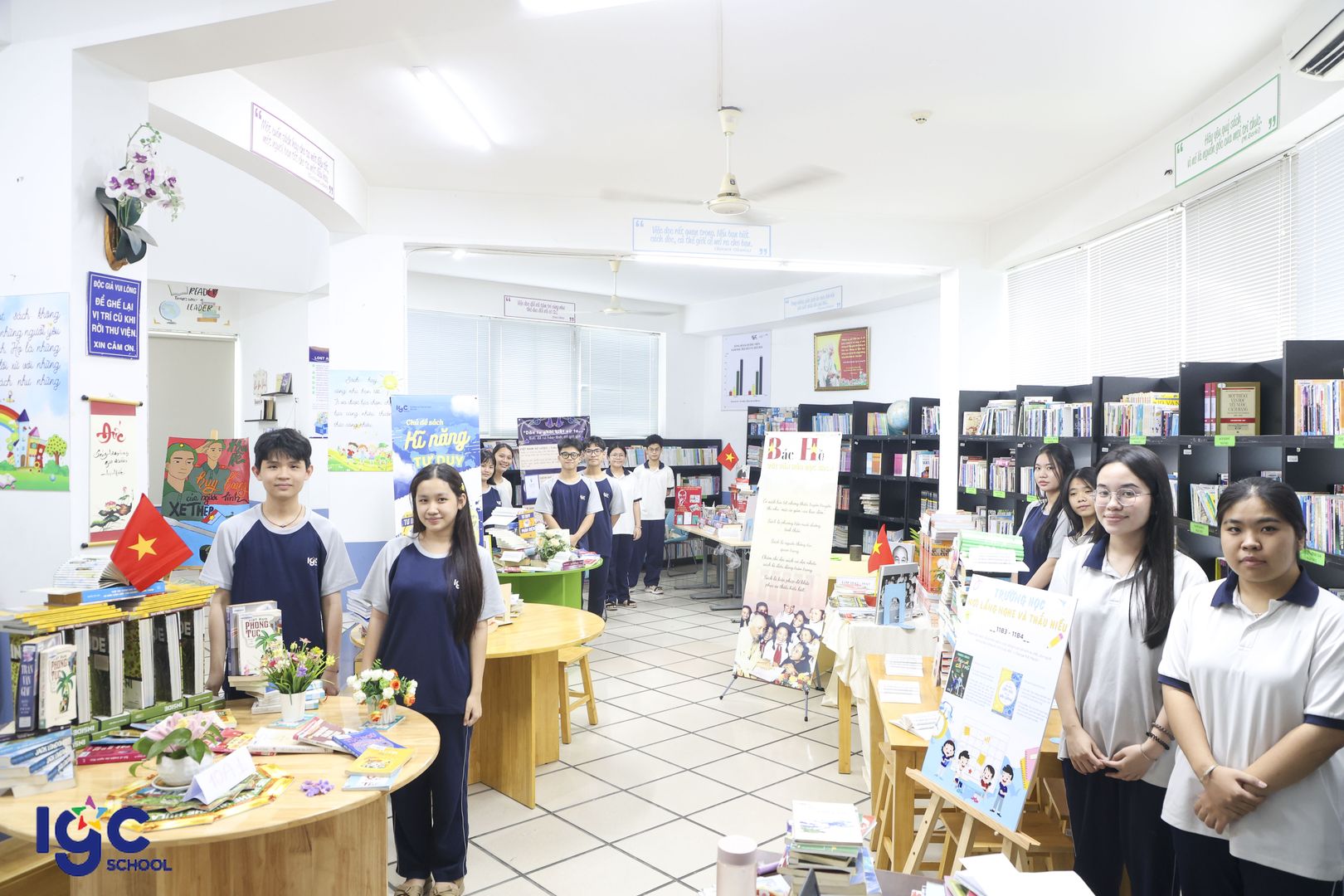 Ngày hội sách "Chạm vào trang sách - Chạm vào ước mơ"
