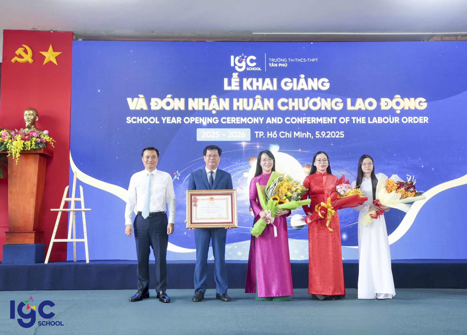 Trường TH – THCS – THPT Tân Phú  đón nhận Huân chương lao động