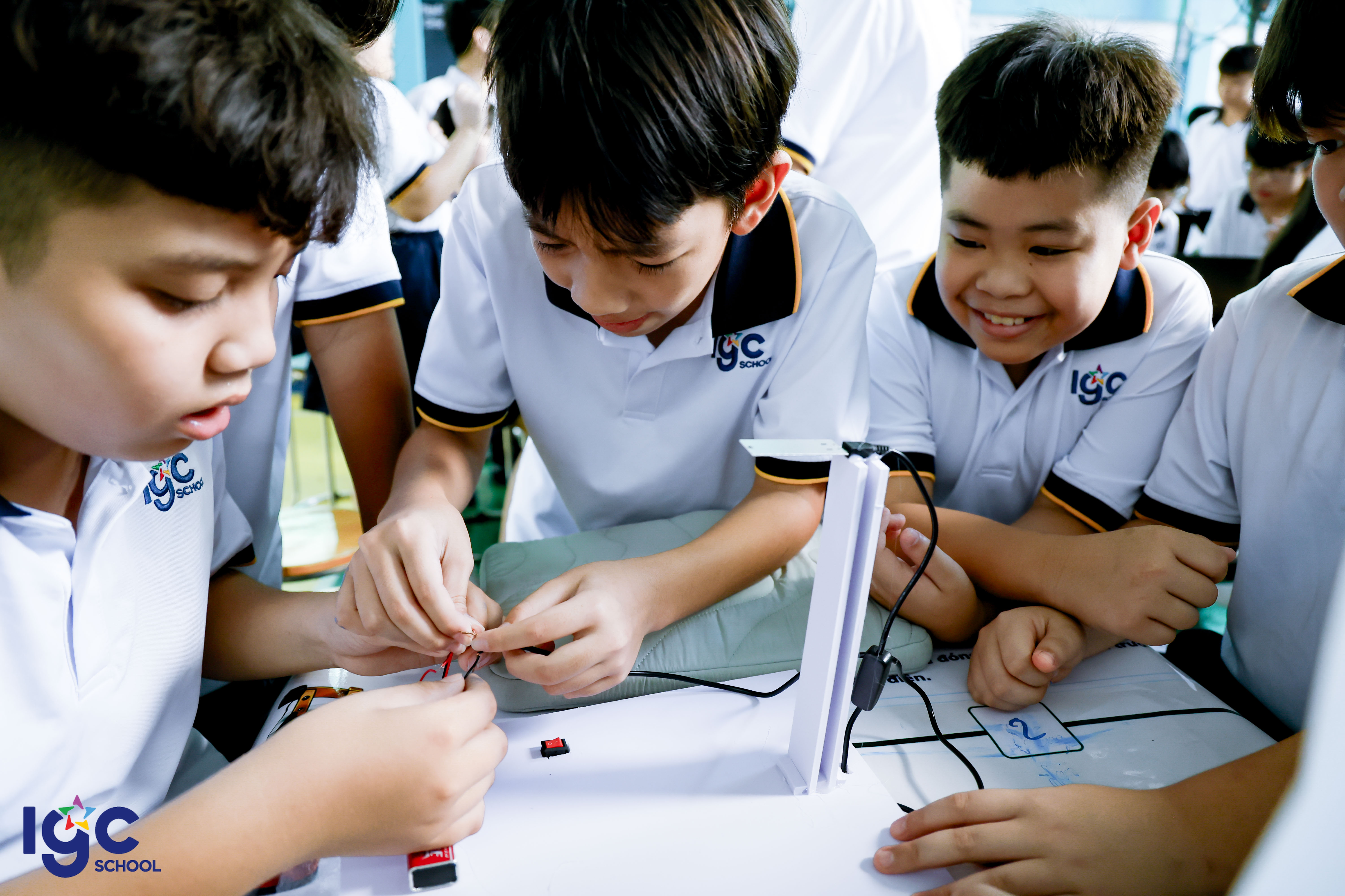 Học sinh Tân Phú giải mã năng lượng - Khám phá khoa học đầy lý thú