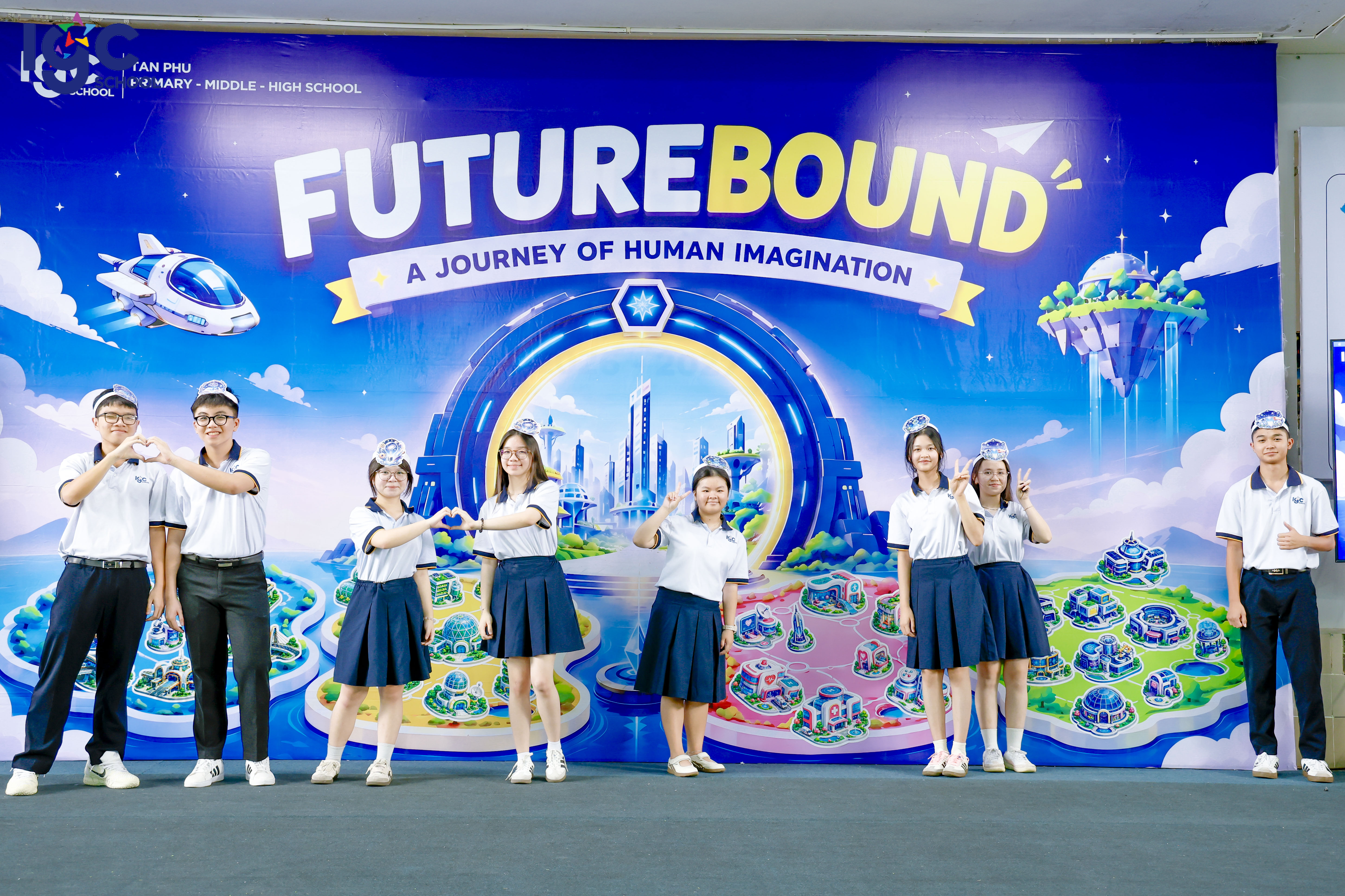 "Futurebound - a journey of human imagination" Học sinh Tân Phú dùng Tiếng Anh để khám phá thế giới AI, kiến tạo tương lai