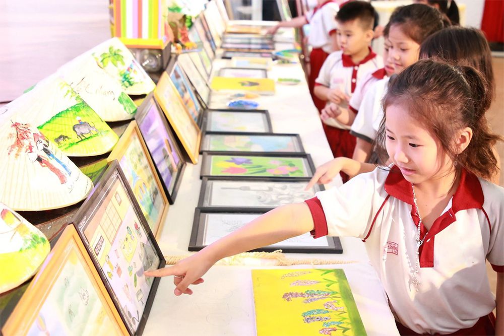 Tháng 10, học sinh THPT Yersin Đà Lạt lắng đọng cùng dòng thư gửi người phụ nữ yêu thương